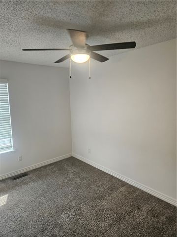 1301 E Central Avenue F-9, Bentonville, AR 72712