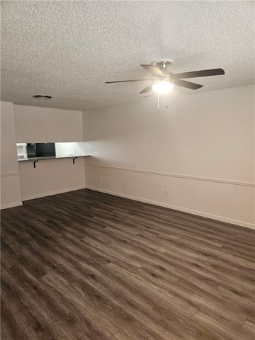 1301 E Central Avenue F-9, Bentonville, AR 72712