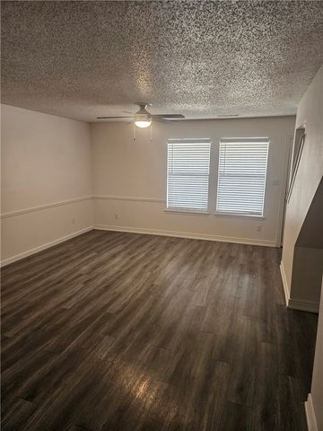 1301 E Central Avenue F-9, Bentonville, AR 72712