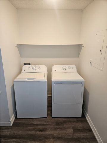 1301 E Central Avenue F-9, Bentonville, AR 72712
