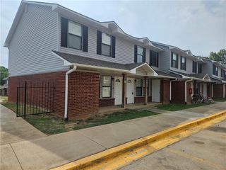 1301 E Central Avenue F-9, Bentonville, AR 72712