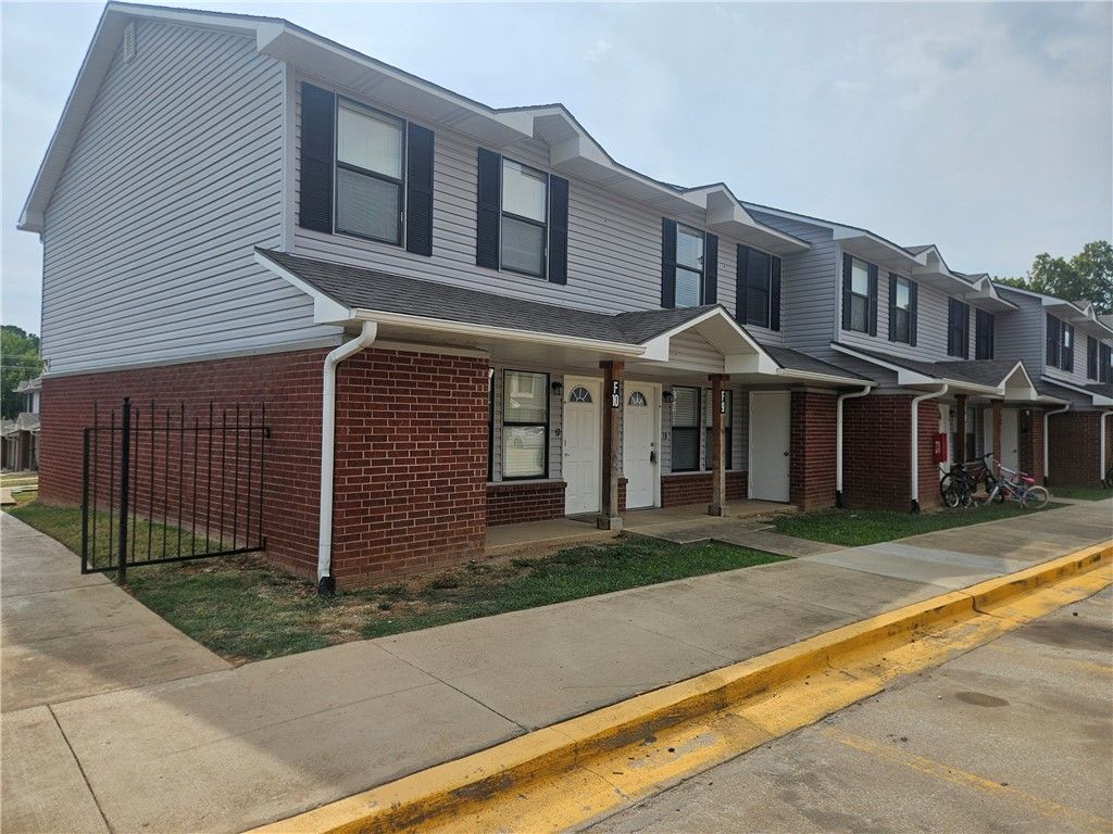 1301 E Central Avenue F-9, Bentonville, AR 72712