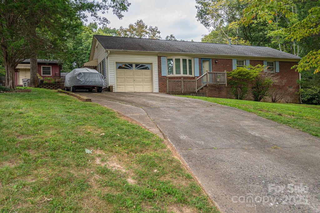 4007 Brookstone Court, Gastonia, NC 28052