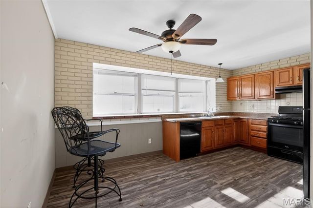 1328 Coppergate Lane, St Louis, MO 63138