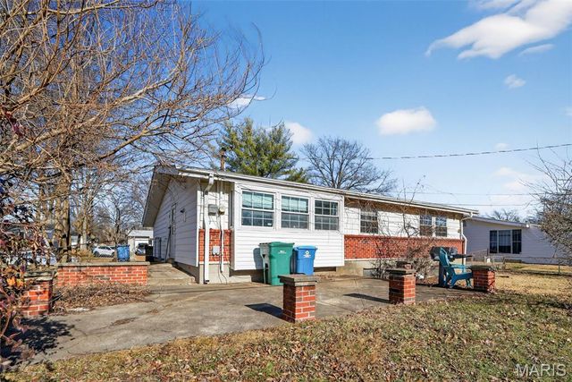 1328 Coppergate Lane, St Louis, MO 63138