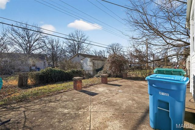 1328 Coppergate Lane, St Louis, MO 63138