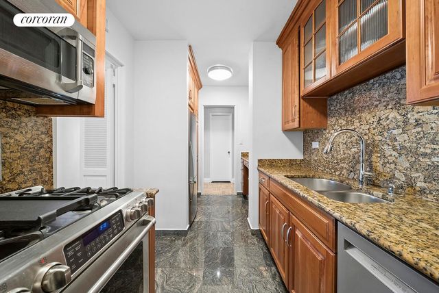 303 E 57th St Apt 11E, New York City, NY 10022
