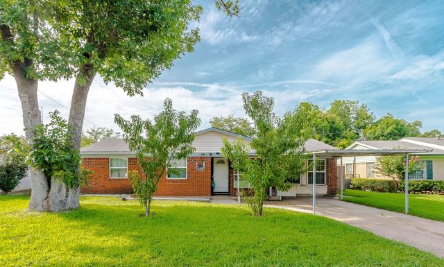 2370 Blue Creek Drive, Dallas, TX 75216