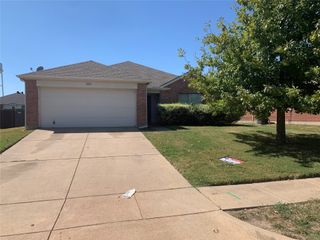 1517 Waters Edge Drive, Glenn Heights, TX 75154