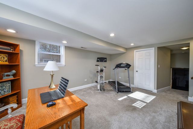 541 Park Row, Glen Ellyn, IL 60137