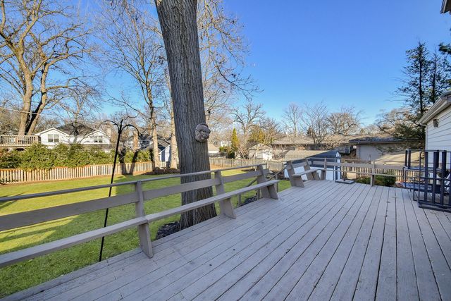 541 Park Row, Glen Ellyn, IL 60137