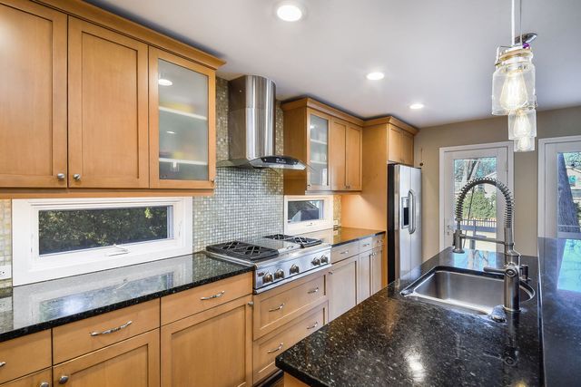 541 Park Row, Glen Ellyn, IL 60137