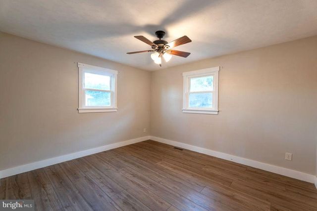 2674 SEVEN VALLEYS RD, Seven Valleys, PA 17360