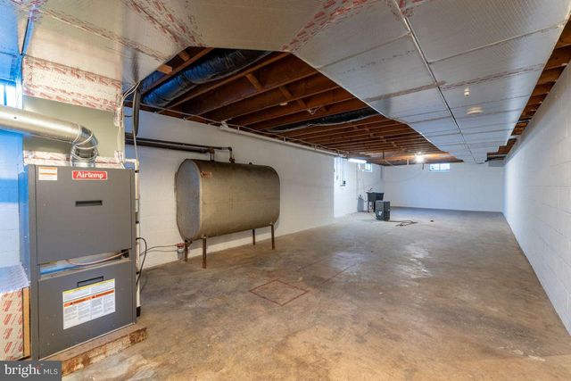 2674 SEVEN VALLEYS RD, Seven Valleys, PA 17360