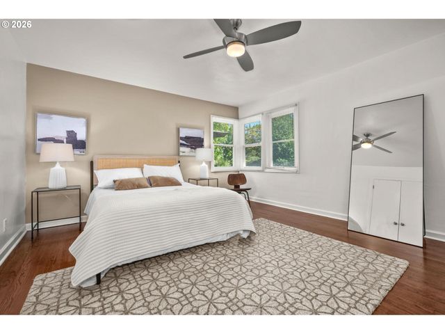 8460 Sw FAIRWAY Dr, Portland, OR 97225