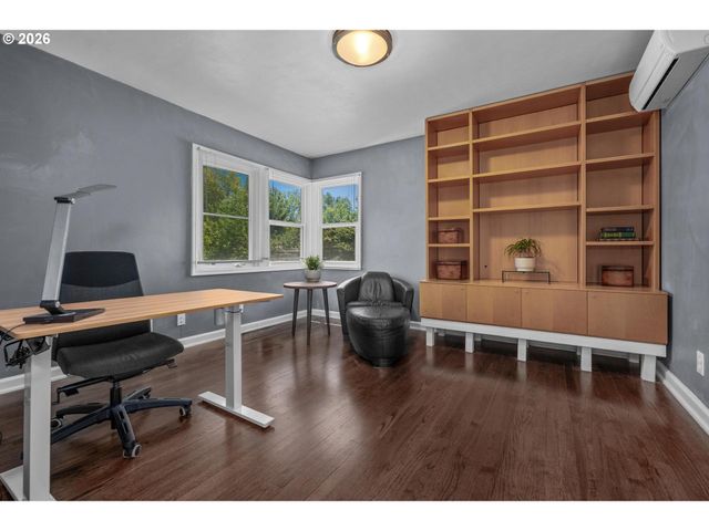 8460 Sw FAIRWAY Dr, Portland, OR 97225