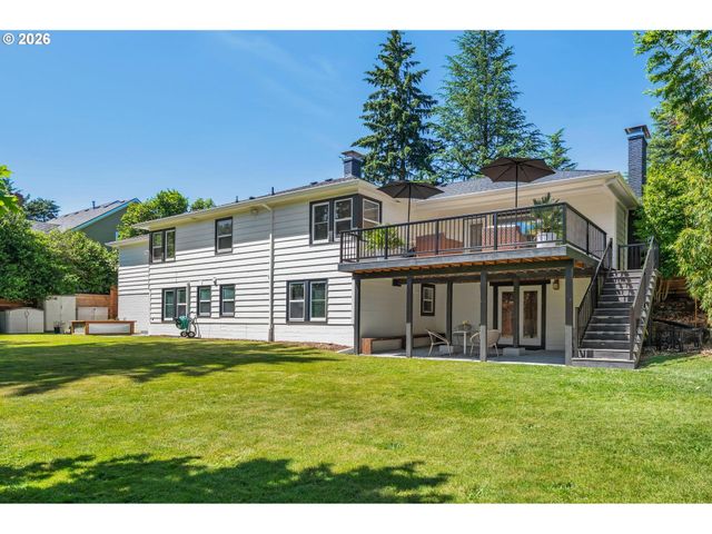 8460 Sw FAIRWAY Dr, Portland, OR 97225