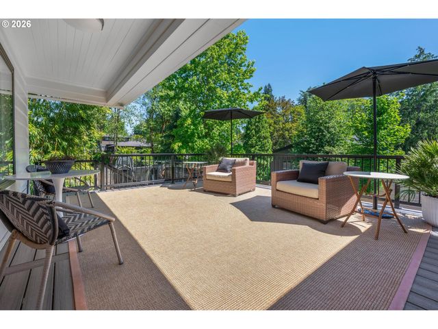 8460 Sw FAIRWAY Dr, Portland, OR 97225