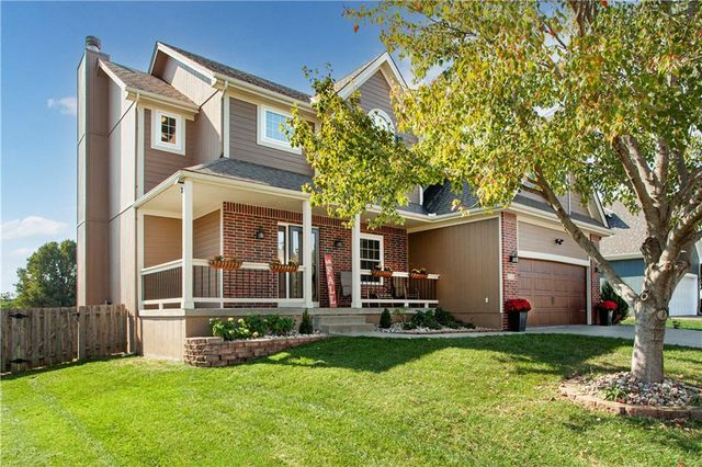 705 SE 11th Terrace, Lee's Summit, MO 64081