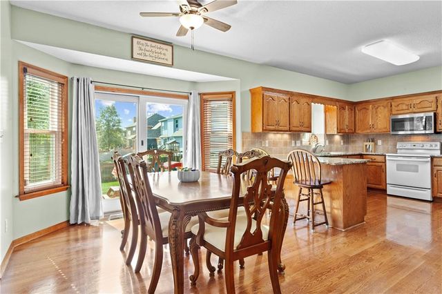 705 SE 11th Terrace, Lee's Summit, MO 64081