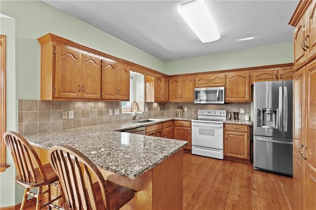 705 SE 11th Terrace, Lee's Summit, MO 64081