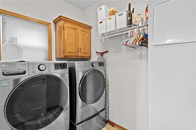 705 SE 11th Terrace, Lee's Summit, MO 64081