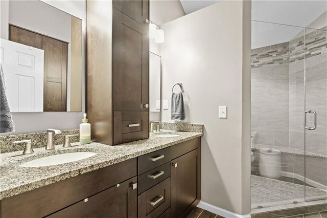 705 SE 11th Terrace, Lee's Summit, MO 64081