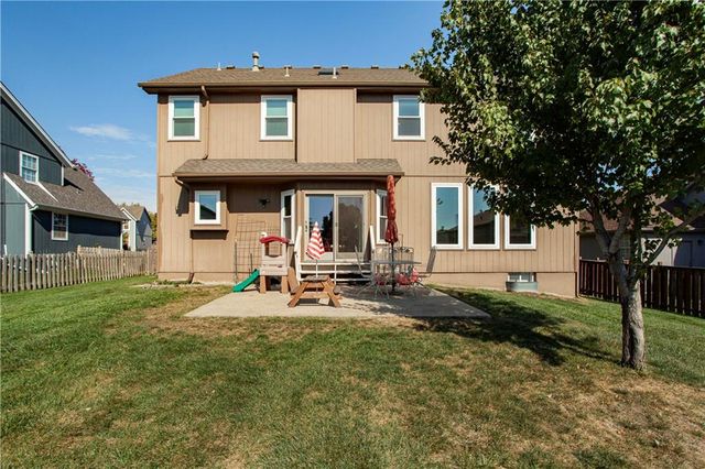 705 SE 11th Terrace, Lee's Summit, MO 64081