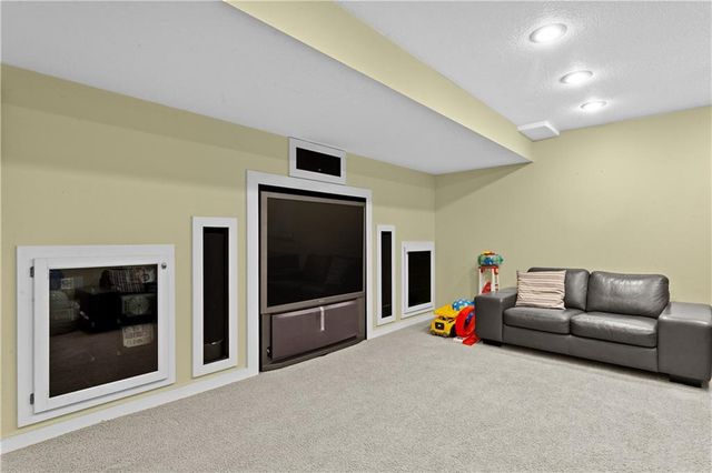 705 SE 11th Terrace, Lee's Summit, MO 64081