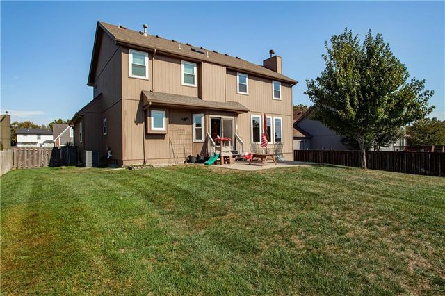 705 SE 11th Terrace, Lee's Summit, MO 64081