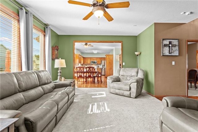 705 SE 11th Terrace, Lee's Summit, MO 64081