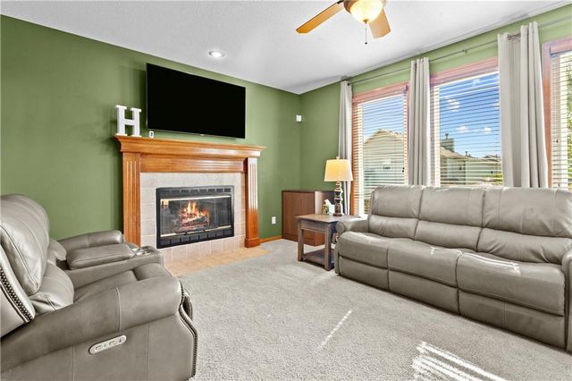 705 SE 11th Terrace, Lee's Summit, MO 64081