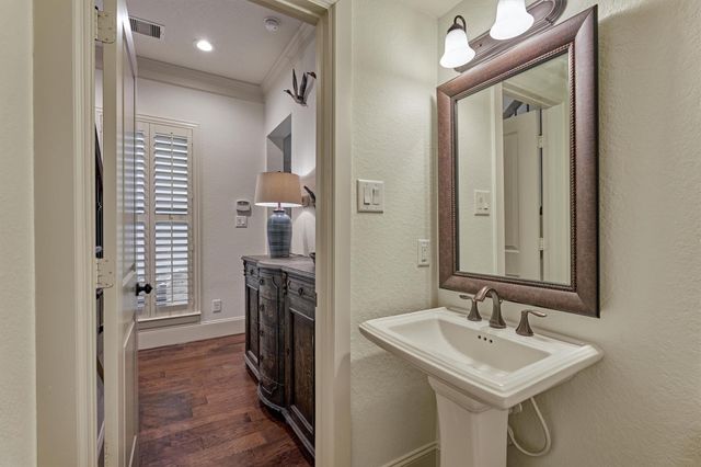 27 Rafters Row, Spring, TX 77380