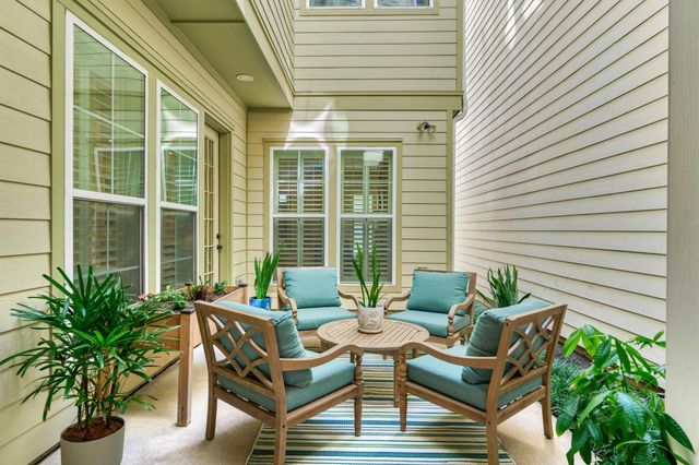 27 Rafters Row, Spring, TX 77380