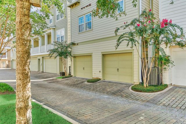 27 Rafters Row, Spring, TX 77380