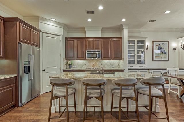 27 Rafters Row, Spring, TX 77380