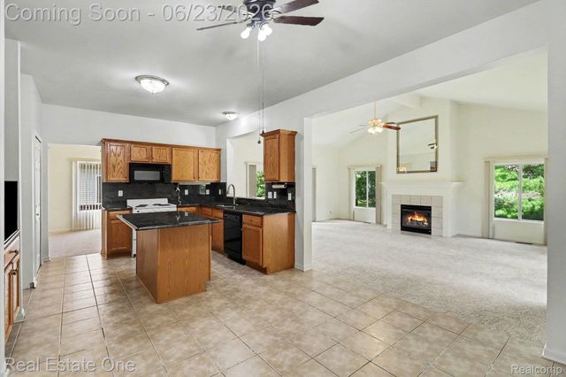 2106 Cattail Circle, Rochester Hills, MI 48309