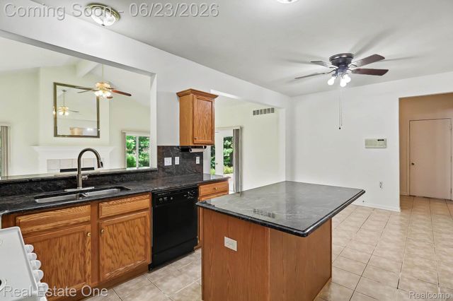 2106 Cattail Circle, Rochester Hills, MI 48309