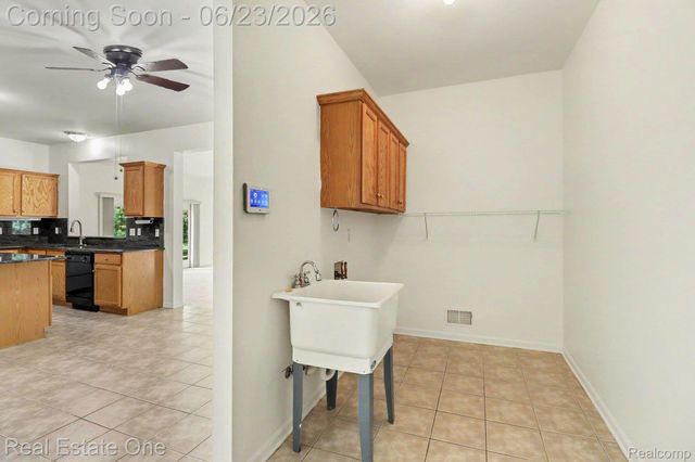 2106 Cattail Circle, Rochester Hills, MI 48309