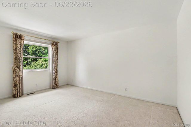 2106 Cattail Circle, Rochester Hills, MI 48309