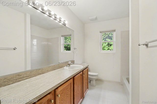 2106 Cattail Circle, Rochester Hills, MI 48309