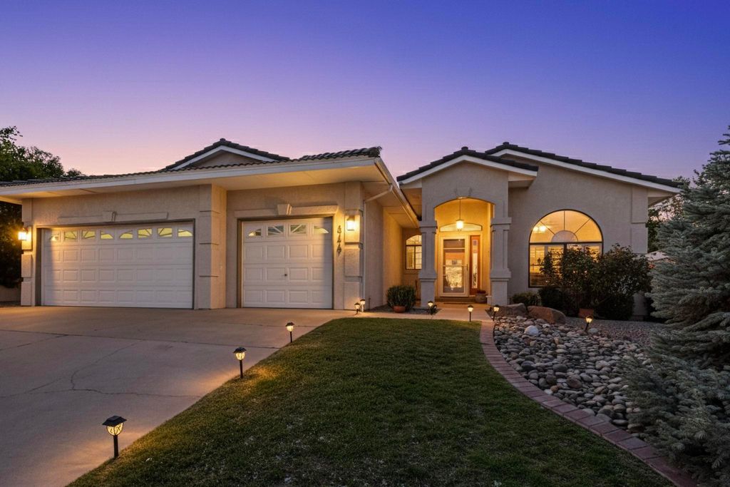 8712 NEW HAMPTON Road NE, Albuquerque, NM 87111
