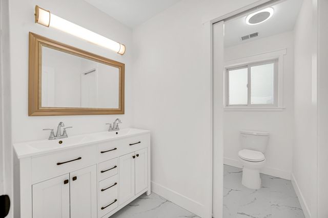 2231 Davis Avenue, Hammond, IN 46320