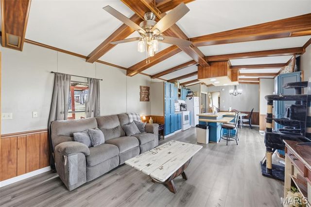 10076 Oakside Road, Mineral Point, MO 63660