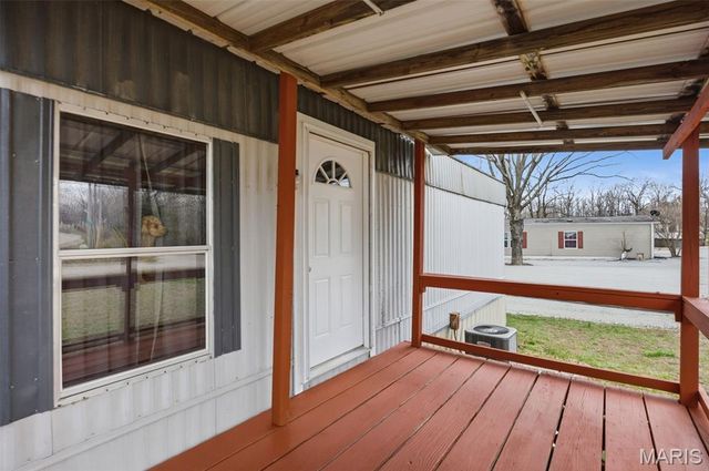 10076 Oakside Road, Mineral Point, MO 63660