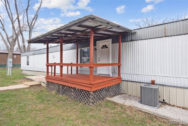 10076 Oakside Road, Mineral Point, MO 63660