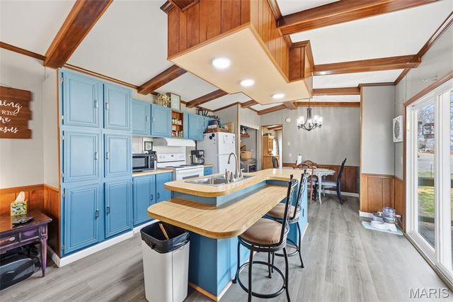 10076 Oakside Road, Mineral Point, MO 63660