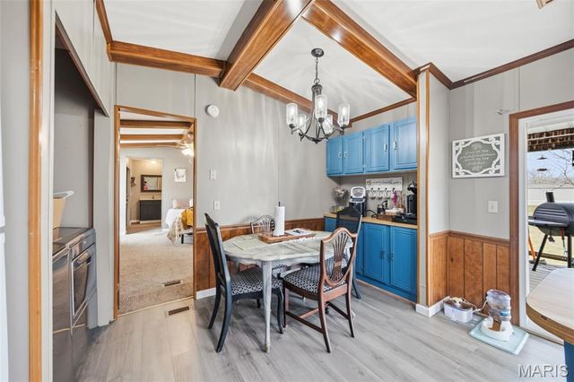 10076 Oakside Road, Mineral Point, MO 63660