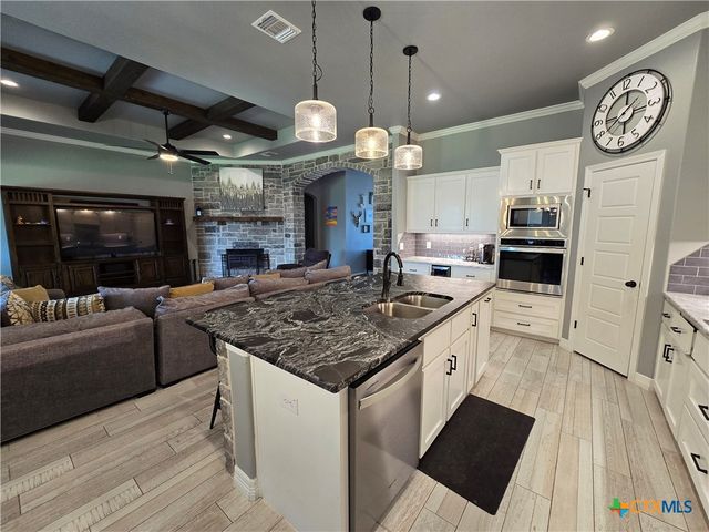 7130 Crystal Valley Drive, Temple, TX 76502