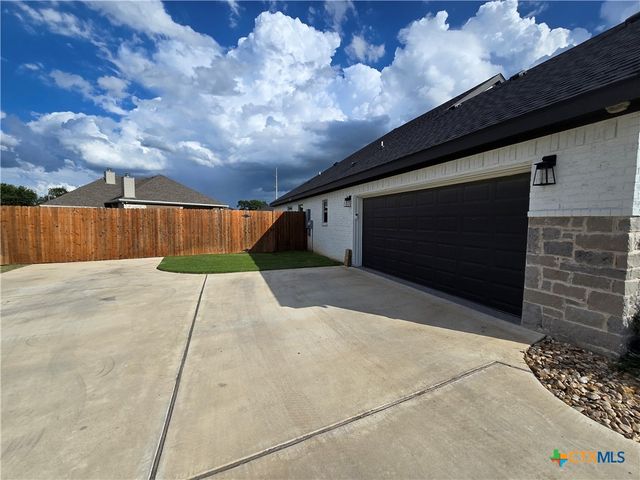 7130 Crystal Valley Drive, Temple, TX 76502